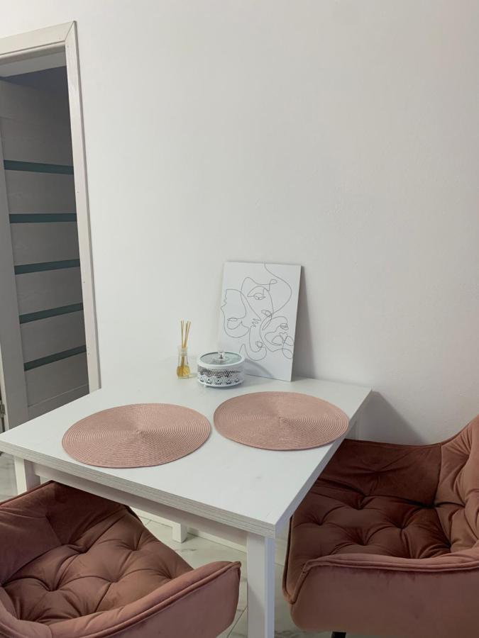 Ap Studio Caransebeş 外观 照片
